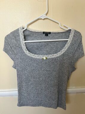 wild fable Gray Scoop Neck Tee with Lace Trim